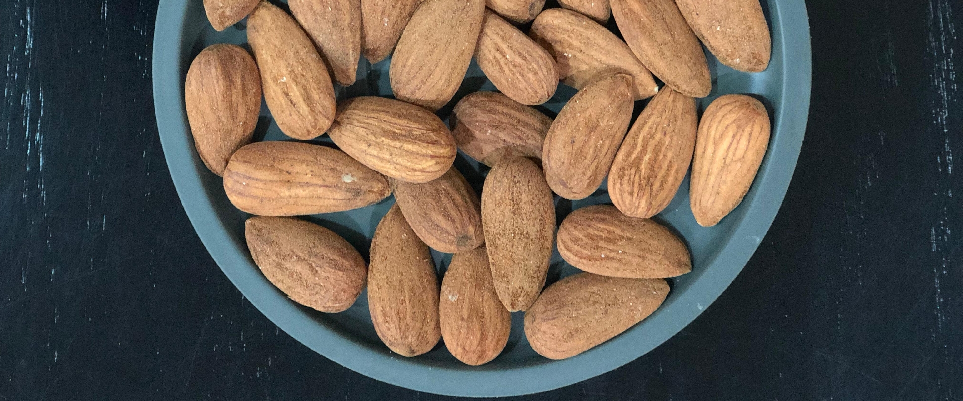 La verdad sobre la teoría de comerse 5 almendras al día